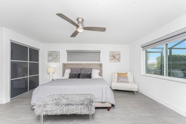 Villa Tranquility-Waterfront-Free Amenities-Heated Pool-Bikes-Dock Fishing & Beach Gear