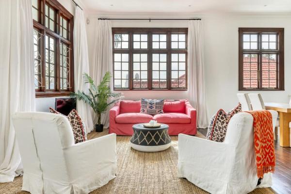 Secure & Central: Villa with Views [2 bed both ensuite], Забронировать  Кейптаун Cape Peninsula