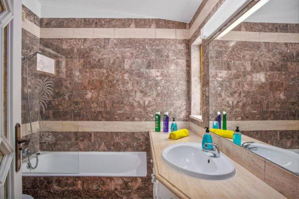 Villa Miralago by Villa Plus