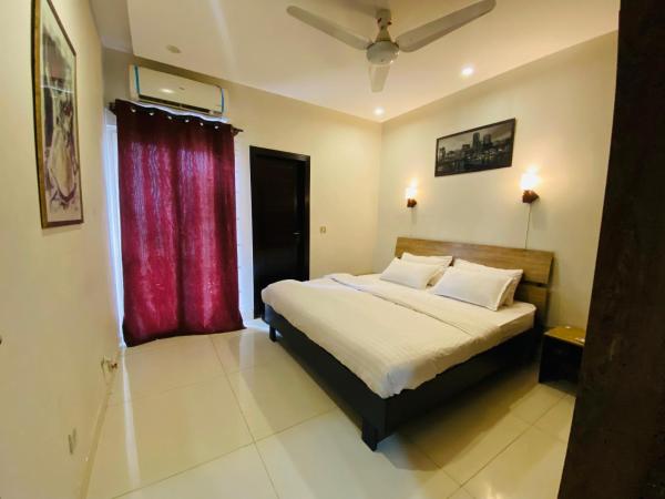 2 Bedrooms Standard Apartment Islamabad-HS Apartments, Забронировать  E-11 Sector Исламабад