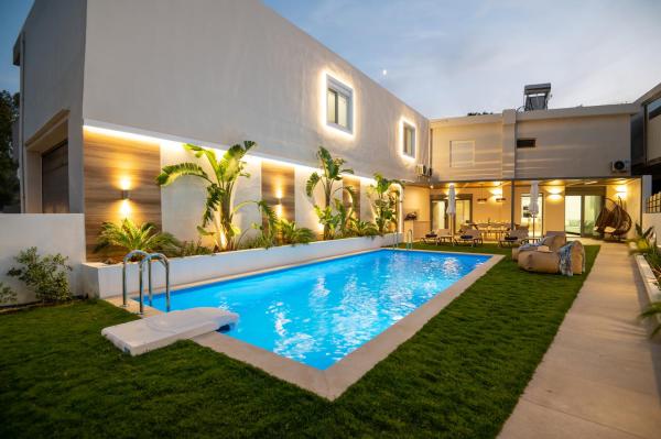 Serenity Villa a hidden paradise, Забронировать  Отели Кохаре с парковкой, Парковка