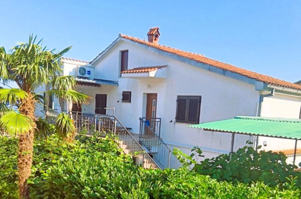 Apartments Malenica, Njivice, Croatia, 200 m from the sea, Забронировать Апартаменты/квартира Апартаменты Нивице, Апартаменты/квартира