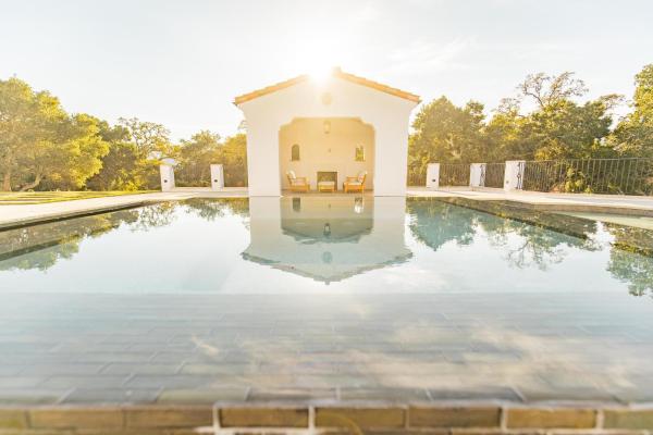 Exquisite Estately Villa, Забронировать  Отели Вудсайд с бассейном, Бассейн