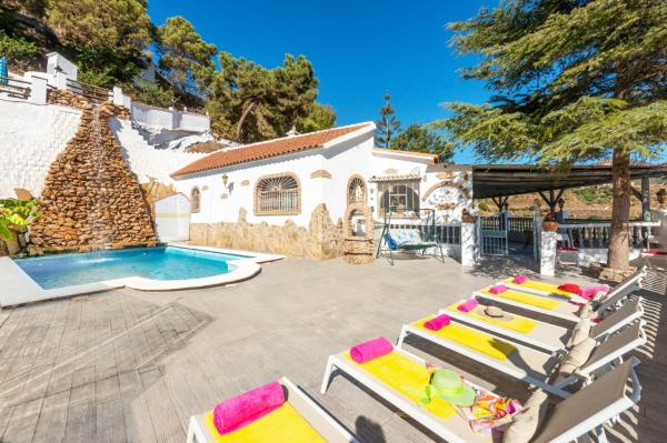 Villa Las Palomas con piscina privada by At Home Costa del Sol, Забронировать  Торрокс Axarquía
