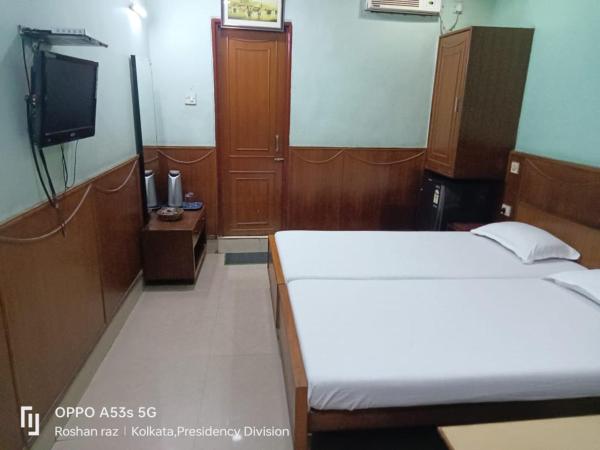 OYO 5249 Hotel Heera International
