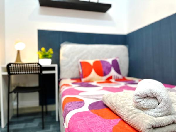 Deluxe Couple Partition Room in Tecom Near Metro, Забронировать  Недорогие отели Теком, недорогие