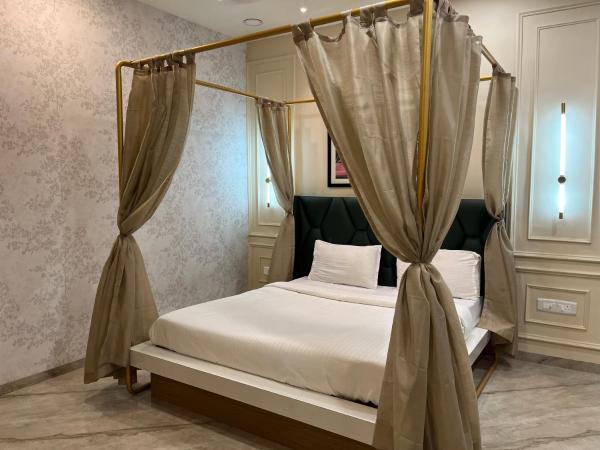 Soho House by Jayshrea, Забронировать  Недорогие отели Чандрапур, недорогие