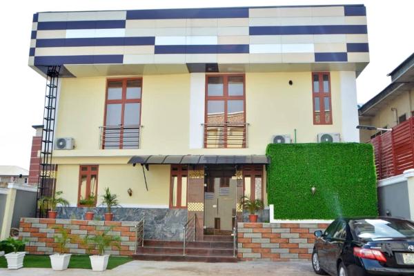 MCLORRETS SUITES, Забронировать  Бизнес-отели Энугу, 4* 5*