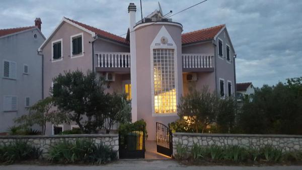 Villa Sunce, Забронировать  Езера 