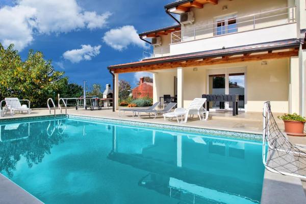 Exklusive 4-Sterne-Villa Mare - WLAN - Pool - Grill, Забронировать  Plovanija Umag Countryside