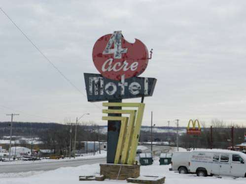 4 Acre Motel