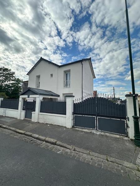 Luxueuse Villa Neuve avec Jardin, Забронировать  Коломб Дефанс