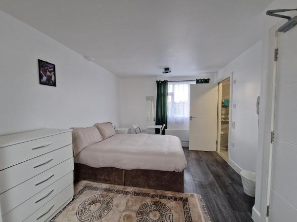 En-suite Mitcham, Забронировать  Streatham Vale 