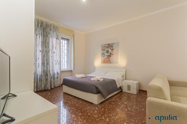Crisanzio 80, Забронировать  Бари Bari Province, рядом с Кафедральный собор в Бари