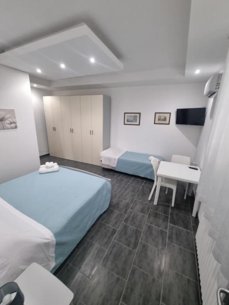 Piazza Salotto, Забронировать  Корильяно-Калабро Калабрия