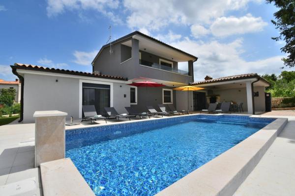 Villa Vala, Забронировать  Отели Pula Region с бассейном, Бассейн