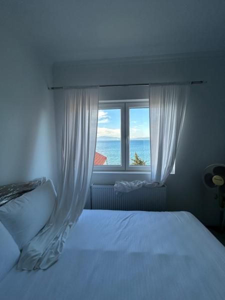 Daniels Homestay, Забронировать  Lin Korçë County