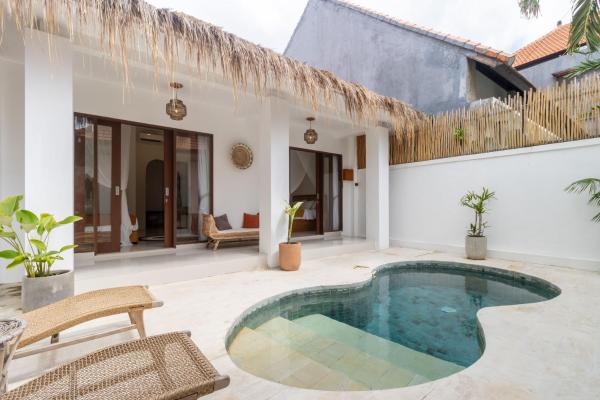 Lyla Villa by The Balinese Villa Agency, Забронировать  Отели Мунгу с бассейном, Бассейн