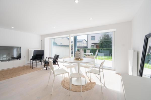 Black & White Apartments Rožna dolina, Забронировать  Любляна 