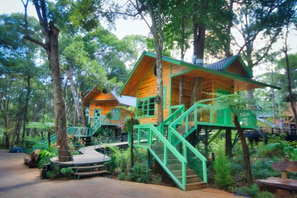 Măng Đen Treehouse Village Resort & Zipline, Забронировать  Кон Фон Кла Контум