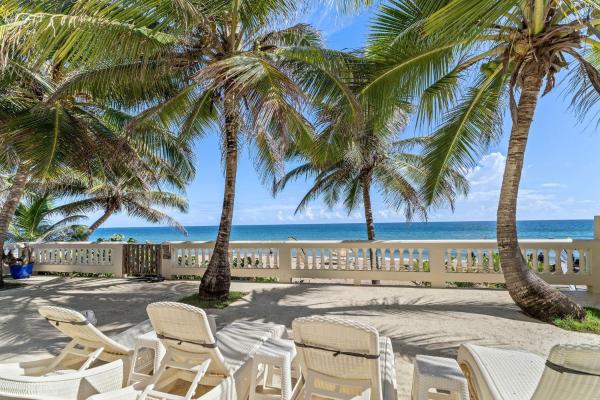 Sandy Beach Villa - Spectacular setting on the beach, Забронировать  Ринкон Агуадилья