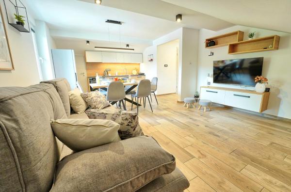 Apartments Lipa Plac, Забронировать Апартаменты/квартира Постойна Внутренняя Крайна