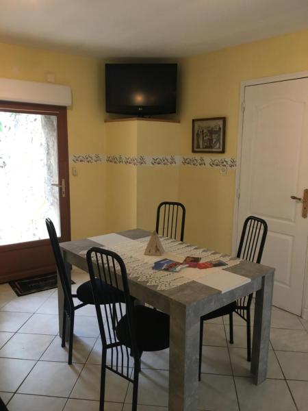 Épices au cœur du centre ville historique de Serignan, Забронировать  Сериньян Hérault