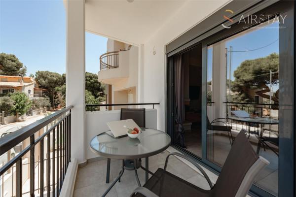 Cheli Apartments Airport by Airstay