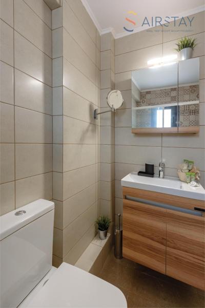 Cheli Apartments Airport by Airstay