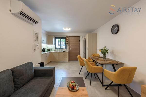 Cheli Apartments Airport by Airstay