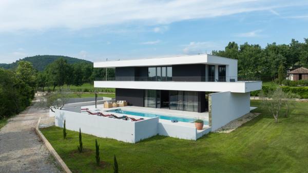 Beautiful She Luxury Villa with view in Groznjan, Забронировать  Boškari Истрия