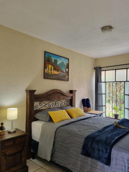 Mazaryk Bed and Breakfast, Забронировать  Отели в центре Антигуа-Гватемалы, в центре