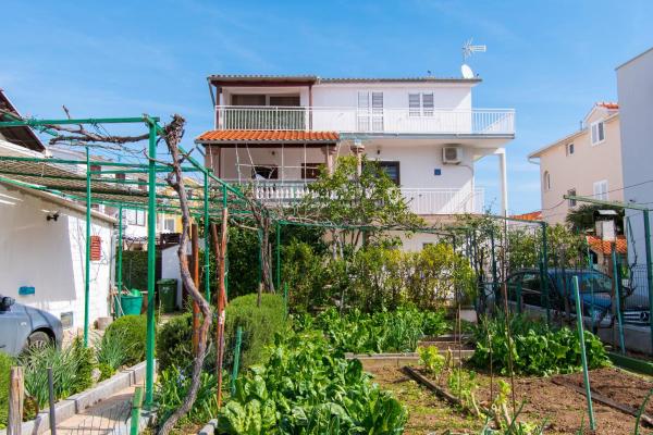 Apartments Neve, Забронировать  Водице Шибенско-Книнская жупания