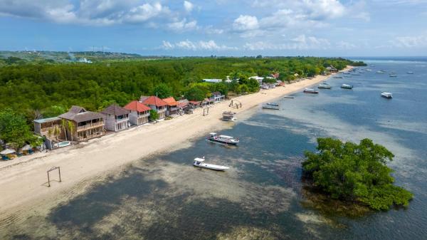 Sunset Beach Wood Villa by Alfred in Bali
