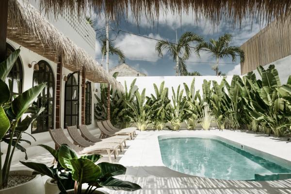 Villa Almaz Seminyak, Забронировать  Отели Бадунг с бассейном, Бассейн