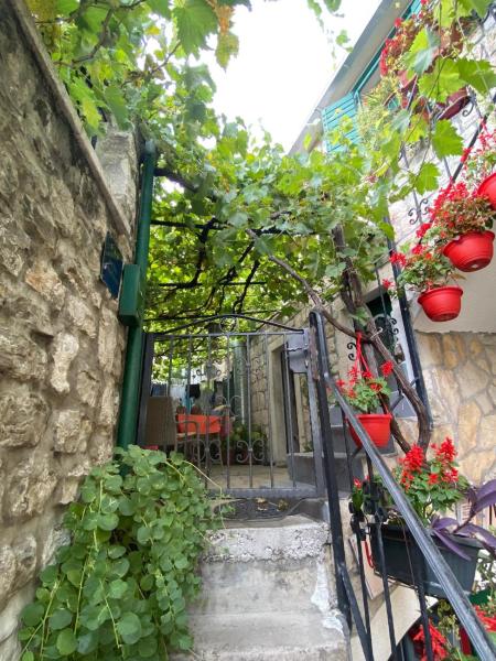 Ankora, Забронировать  Омиш Окрестности Сплита, рядом с Городской Пляж Омиш