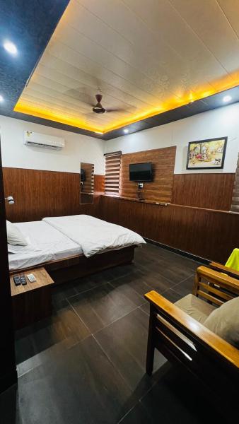 Hotel Ambani, Забронировать  Зиракпур штат Мадхья-Прадеш