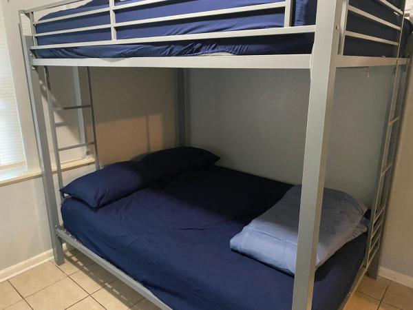 The Layover, Забронировать  Хьюстон Texas Gulf Coast