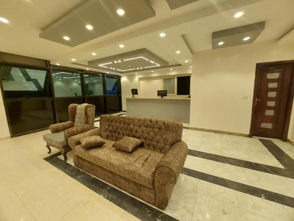 فندق كايرو زد-cairo zed hotel, Забронировать Отель Докки Каир, рядом с Университет Каира