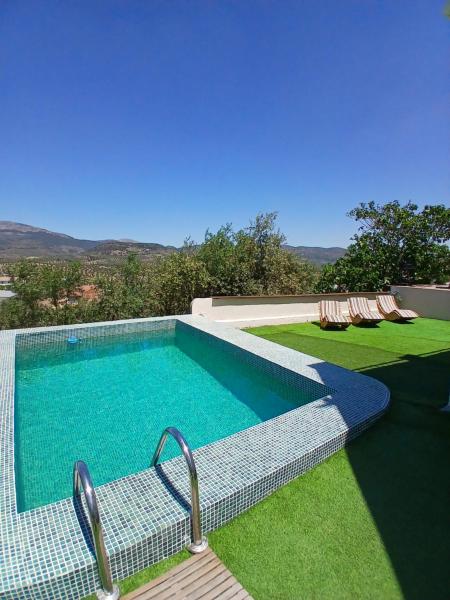 Andaluzja - La casa de Dejna, Забронировать  Вентас-дель-Каррисаль Андалусия