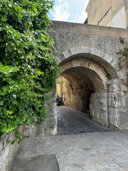 Il palazzo dell\alto prelato, Забронировать  Фонди Побережье Лацио