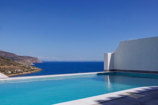 white Paradise - luxury Villa, Забронировать  Отели Лавреотики с бассейном, Бассейн