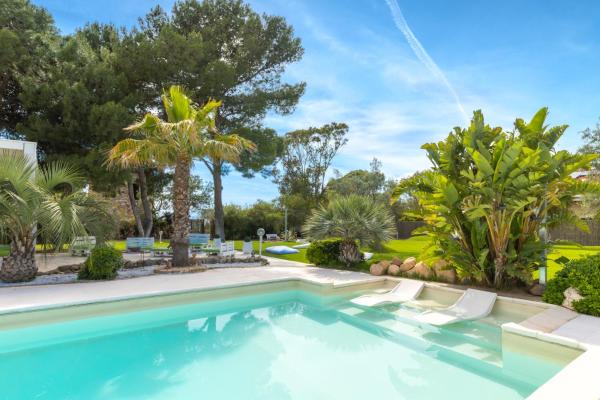 Luxury Villa Sea Front With Pool, Забронировать  Су Форти Южная Сардиния