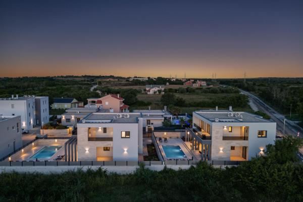 Villa Leonarda ZadarVillas, Забронировать  Отели в центре Нин, в центре