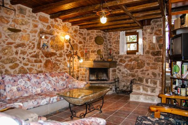 Stone House - Medieval Greek Village, Забронировать  Авгонима Хиос