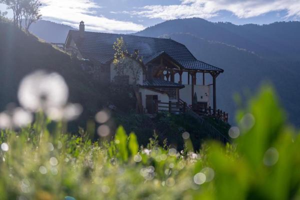 Alpin Zeneli Chalet, Забронировать Шале Çerem Kukës County