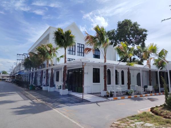 DEBUA White House, Забронировать  СПА-отели Махасаракхам, SPA-услуги