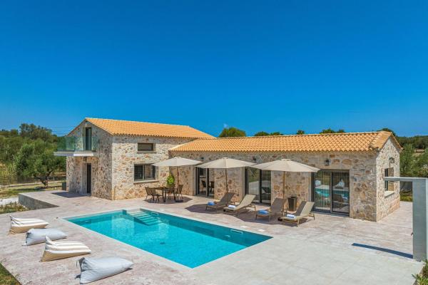 Villa Nava - Nestled in Olive Trees with Private Pool, by ZanteWize, Забронировать  Аликес Закинф