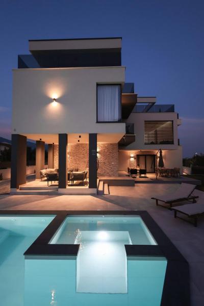 Villa Amare Apartments, Забронировать  Кастель-Нови Каштела