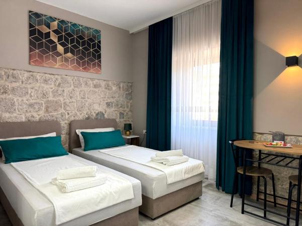 Apartments Jelović, Забронировать  Отели Сини 4 звезды, 4*